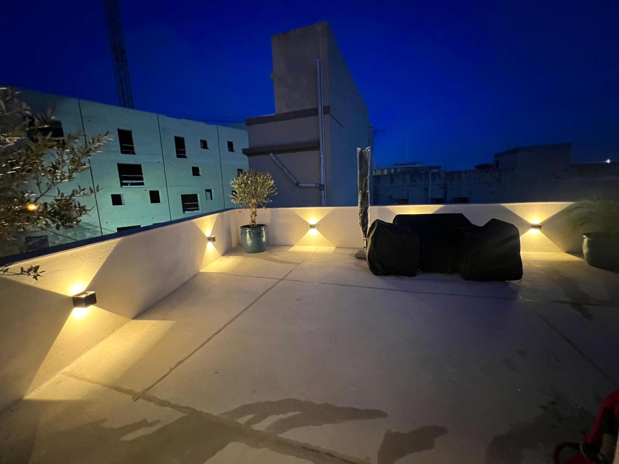 Dar Barbara Duplex 2 Double Bedrooms,2 Sofa Beds Large House With Terrace Roof Views Of Valletta Cospicua Buitenkant foto