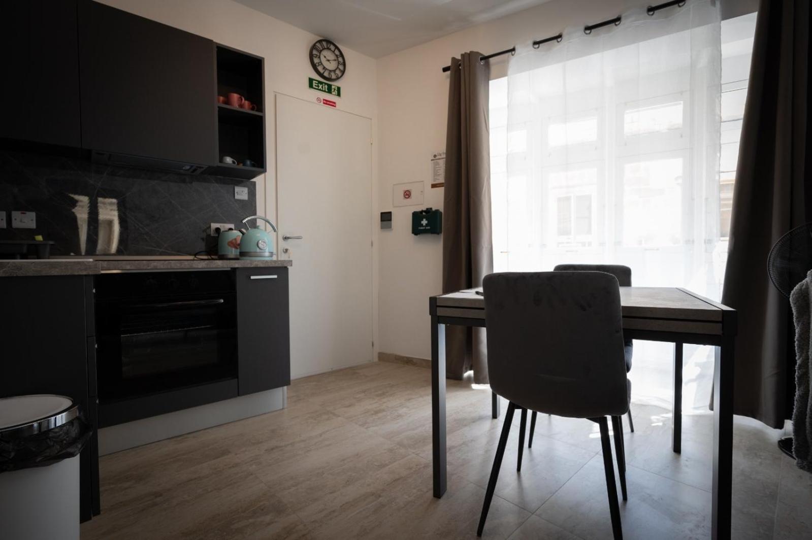 Dar Barbara Duplex 2 Double Bedrooms,2 Sofa Beds Large House With Terrace Roof Views Of Valletta Cospicua Buitenkant foto